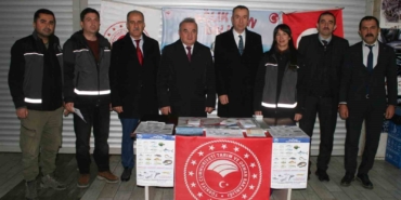 Vatandaşları bilgilendirmek için pazarda "Sağlık için Balık" konulu stant kuruldu