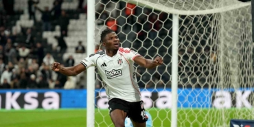 El Bilal Toure gollerine devam ediyor