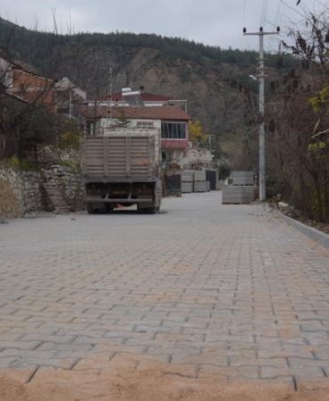 Kayıboyu Mahallesinde cadde ve sokaklar yenileniyor