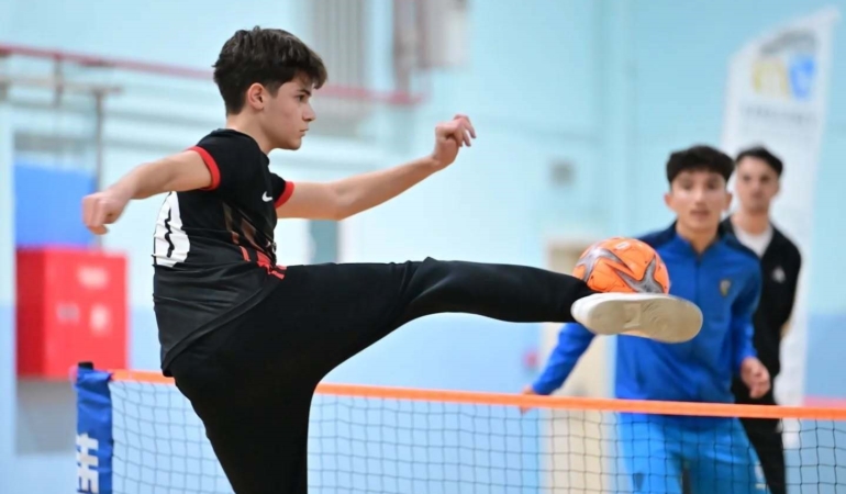 Karacabey’de ayak tenisi şampiyonu Karaca