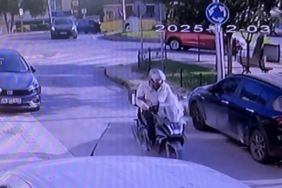 Üsküdar’da börekçiye dalan İETT otobüsünün o anları kamerada