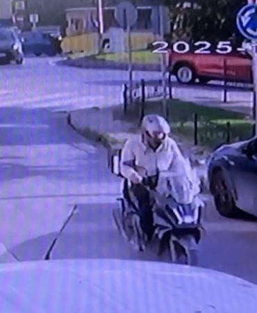 Üsküdar’da börekçiye dalan İETT otobüsünün o anları kamerada