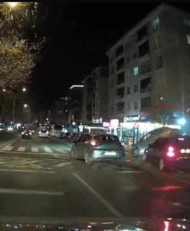 Tekirdağ’da kaza anı araç kamerasında: Park halindeki otomobili biçti