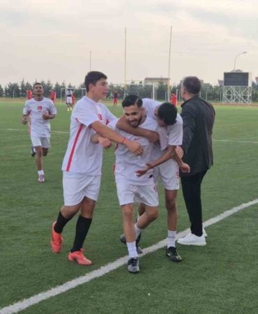 Tekirdağ’da Roman gençler dostluk maçında buluştu