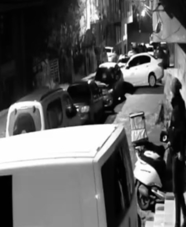 Başakşehir’de apartmandan kendi eşyasını alıyormuş gibi yapan hırsız kamerada