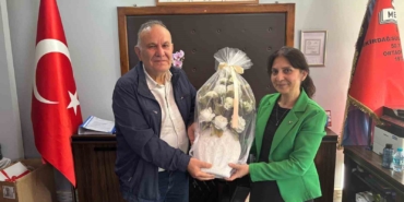 Emekli olan 38 yıllık öğretmene duygusal veda