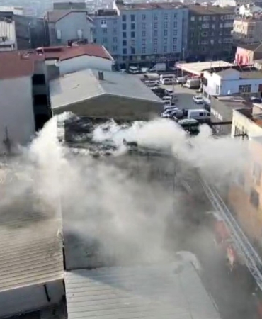 Sultangazi’de bir binada çıkan yangında can pazarı: Alevlerin arasından atladı