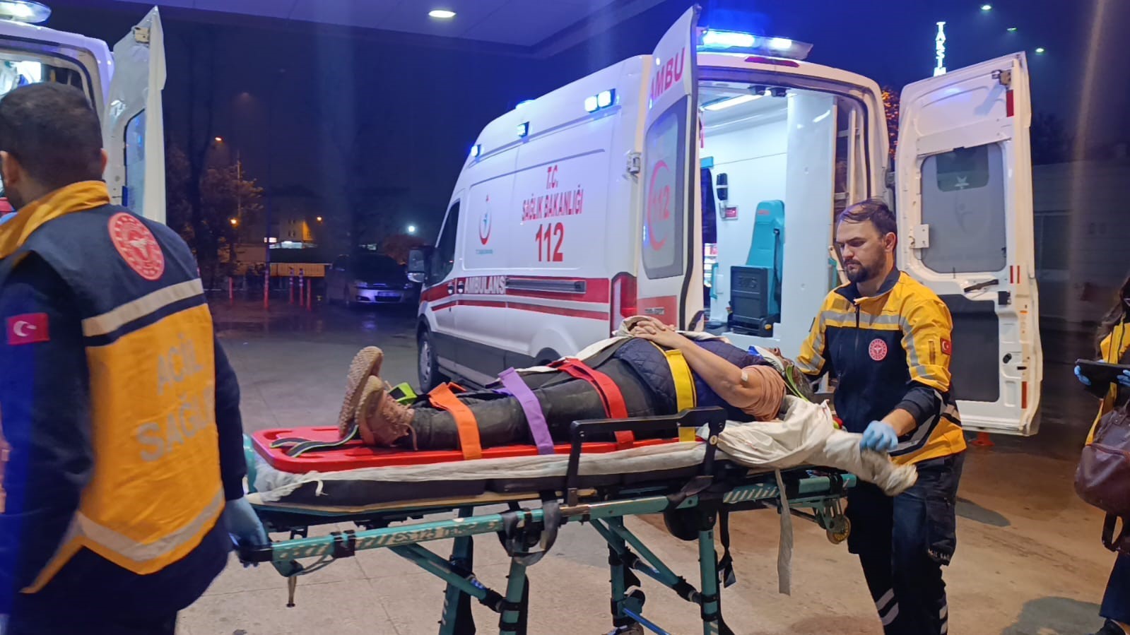 Bursa’da yolun karşısına geçmeye çalışan yayaya kamyonet çarptı