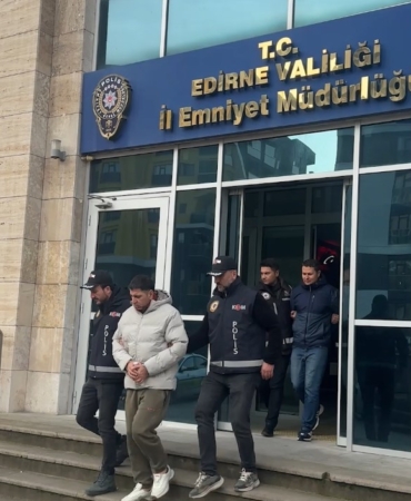 Edirne Kapıkule’de tarihi eser operasyonu: Büyük İskender portreli sikkelerle kaçarken yakalandılar