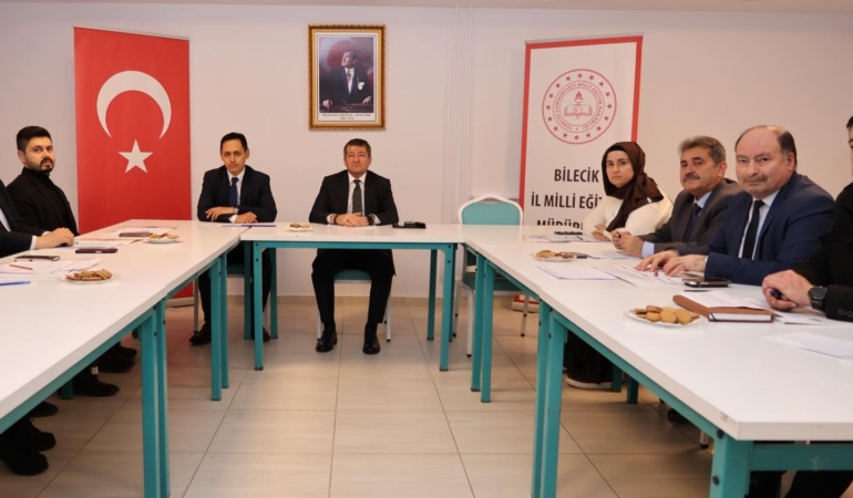Bilecik’te ortaokul müdürleriyle eğitim değerlendirme toplantısı