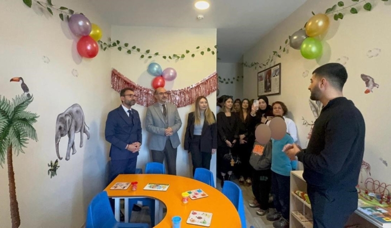 Burhaniye Uygulamalı Bilimler Fakültesi’nden özel çocuklara oyun alanı desteği