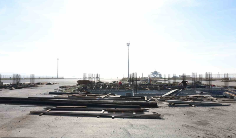 Gelibolu’da inşa edilecek yeni feribot iskelesi incelendi