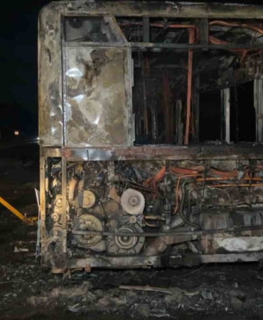 Arnavutköy’de İETT otobüsü alevlere teslim oldu