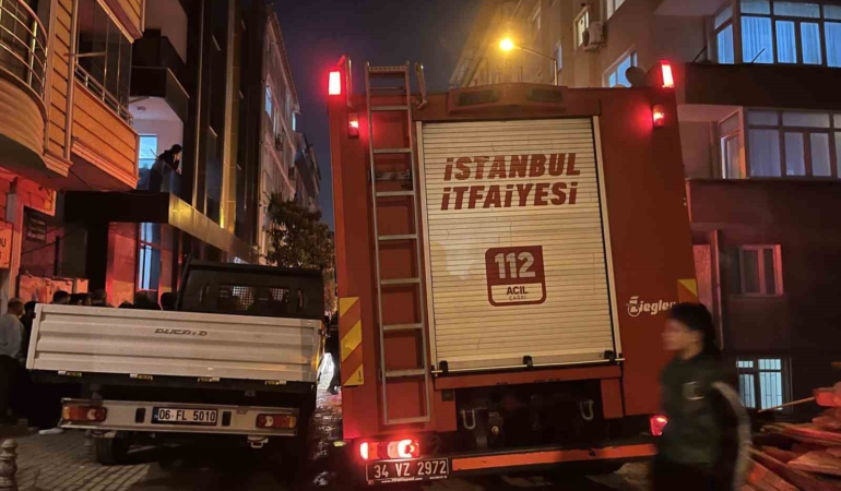 Güngören’de binadaki patlamada yaşlı çift yaralandı