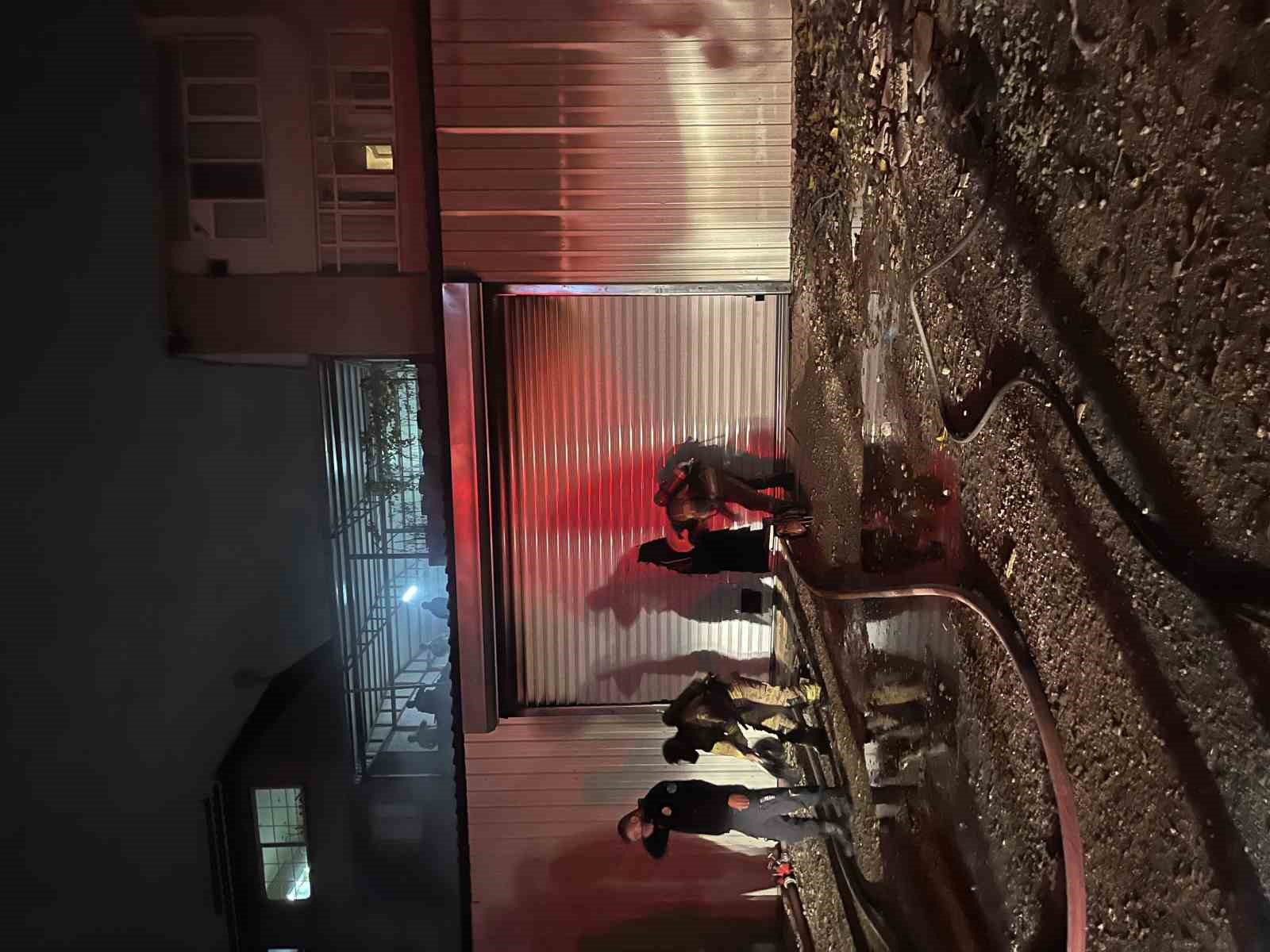 Bursa’da marangoz atölyesinde yangın: elektrikli araç ve ATV motor alev aldı