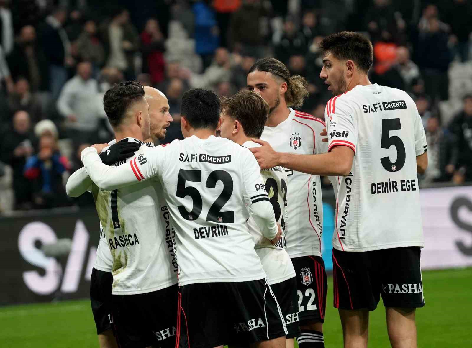Beşiktaş kupada Fenerbahçe’ye konuk olacak