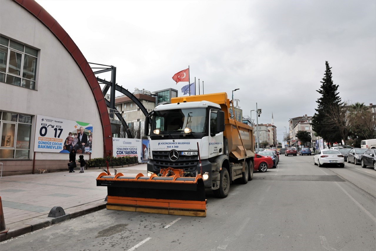 Küçükçekmece Belediyesi kış hazırlıklarını tamamladı