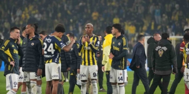 Fenerbahçe, derbide puanı uzatmada aldı