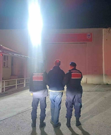 Jandarma ’Çocuğa Karşı Cinsel Taciz’ suçundan aranan şahsı yakaladı