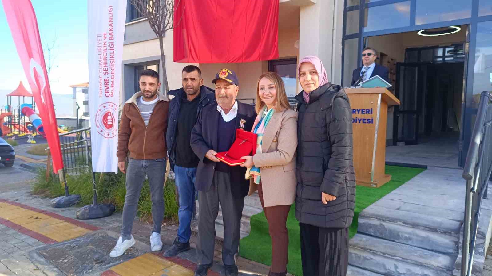 Bilecik’te 105 TOKİ hak sahiplerine teslim edildi