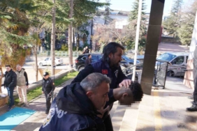 15 gün arayla bir kişiyi bıçakladı, bir kişiyi de öldürdü