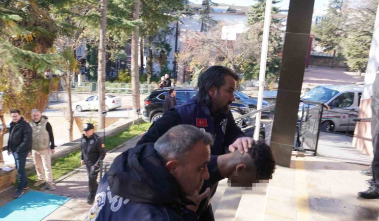 15 gün arayla bir kişiyi bıçakladı, bir kişiyi de öldürdü