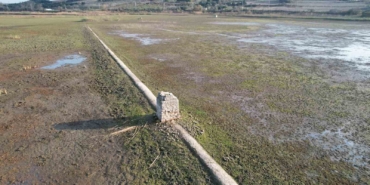 Terkos Gölü’nde su çekilince tarihi su kanalları gün yüzüne çıktı