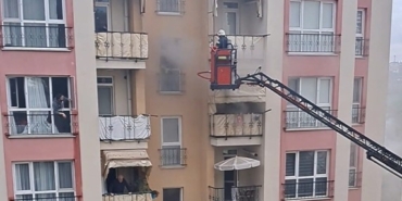 İtfaiye eri, oksijen maskesini vatandaşa verip hayatını kurtardı