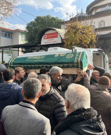 Bursa’da 3 gün aranıp Mudanya sahilde cesedi bulunan 19 yaşındaki Berat Yavuz toprağa verildi