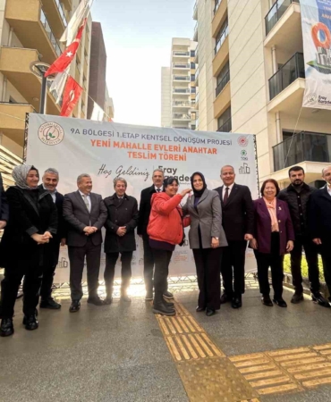 Gaziosmanpaşa’daki Yeni Mahalle Evleri Konutları sahiplerine teslim edildi