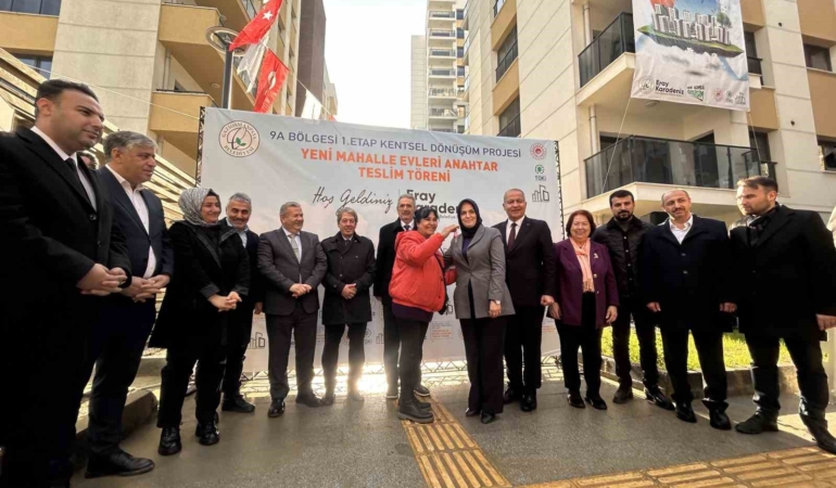 Gaziosmanpaşa’daki Yeni Mahalle Evleri Konutları sahiplerine teslim edildi