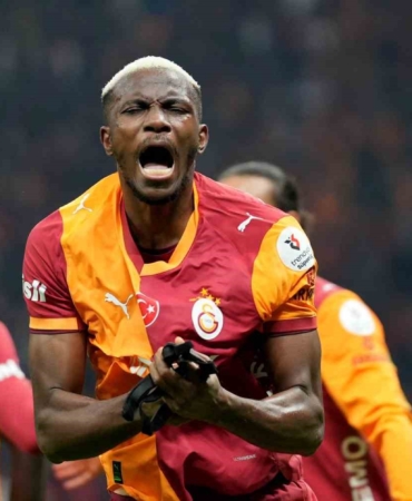 Victor Osimhen bu sezonki gol sayısını 11’e çıkardı