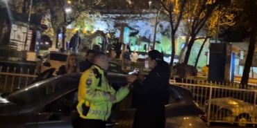 Polislerin sabır sınavı: 1.96 promil alkollü sürücü uygulama noktasını birbirine kattı, polislere hakaret etti