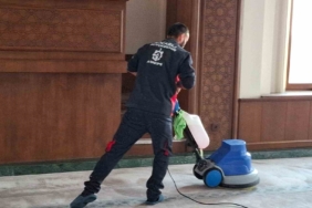 Çayırova’da cuma vaazı sırasında içeriye köpek giren cami dezenfekte edildi