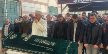 Şişli’de otomobilin kaldırıma çıkarak yayaların arasına daldığı kazada ölen kişi son yolculuğuna uğurlandı