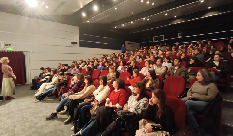 Pelin Esmer, yeni filmiyle Nilüfer’de sinemaseverlerle buluştu