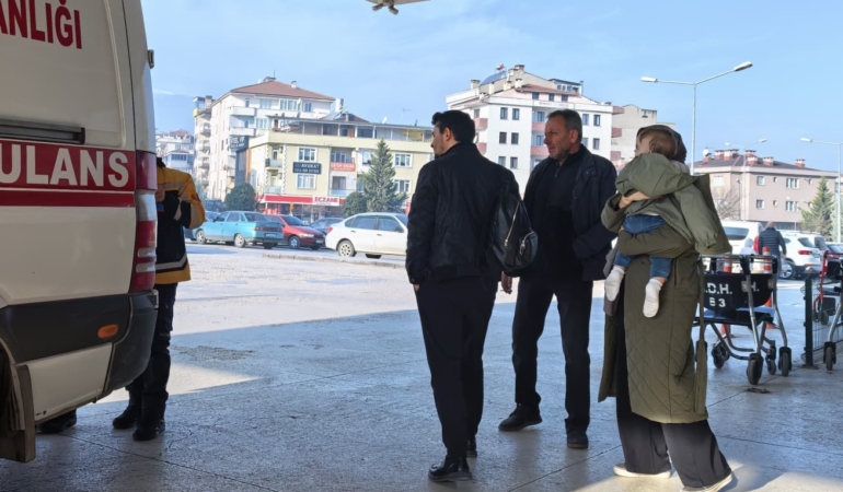 Bursa’da bebeğin akciğerine fıstık kaçtı