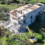 Ayvacık’ta 66 kaçak yapı yıkıldı