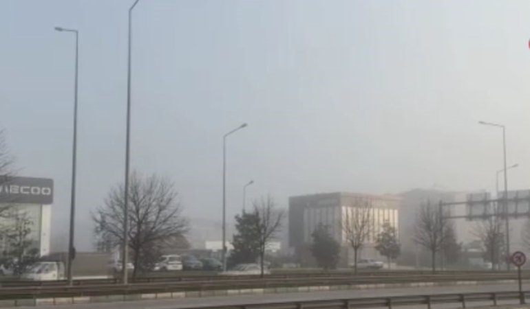Bursa-Balıkesir yolunda yoğun sis etkili oldu