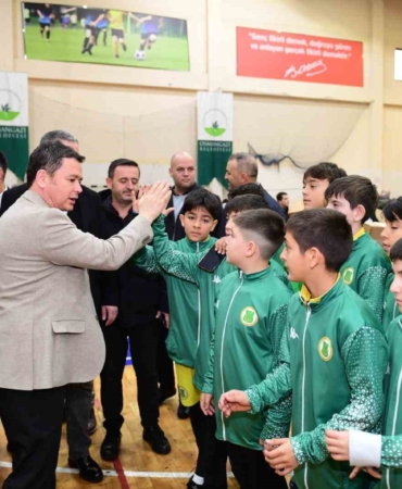 Osmangazi Belediyesi’nden amatör spor kulüplerine malzeme desteği