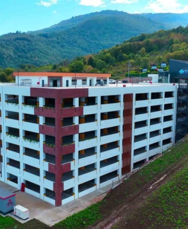 Kartepe Teleferik hattına hizmet verecek 6 katlı otopark tamamlandı