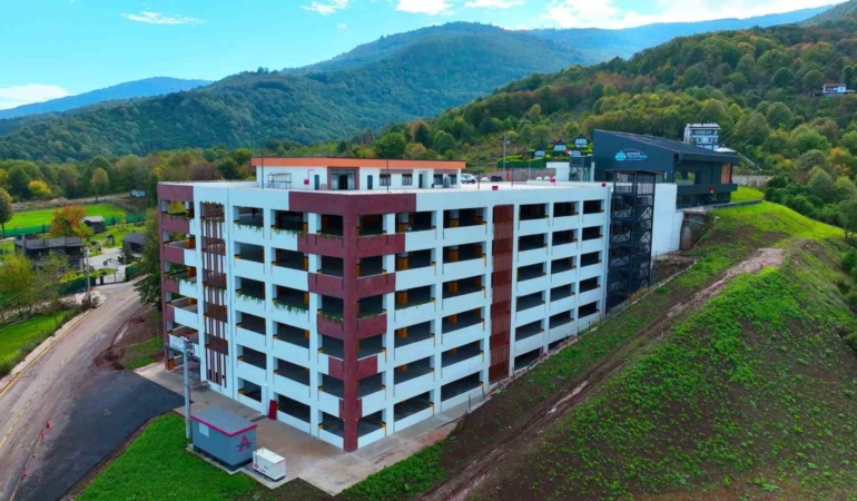 Kartepe Teleferik hattına hizmet verecek 6 katlı otopark tamamlandı