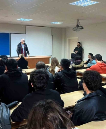 Görme engelli birey deneyimlerini mizahla anlattı