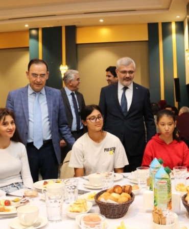 Yalova’da özel eğitim ailesi kahvaltıda buluştu