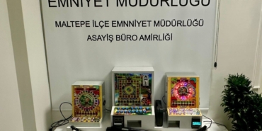 Maltepe’deki "zula" evine baskında çok sayıda silah ele geçirildi