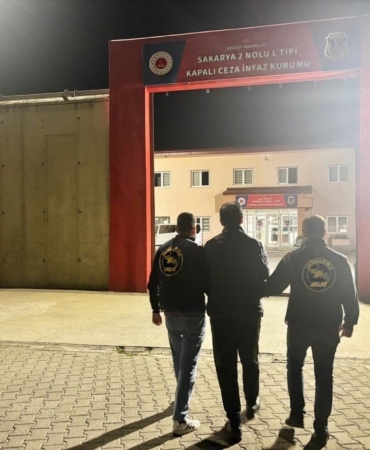 42 ve 28 yıl hapis cezası olan şahıslar jandarmadan kaçamadı