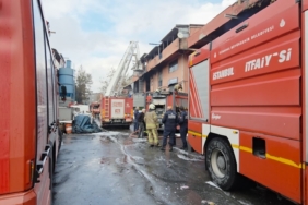 Başakşehir’de plastik imalathanesinde yangın paniği