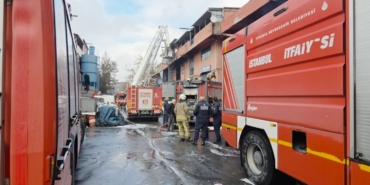 Başakşehir’de plastik imalathanesinde yangın paniği