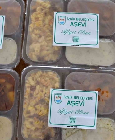 İznik Belediyesi’nden 365 gün sıcak yemek desteği