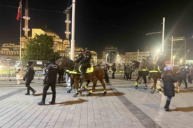 Yılbaşına saatler kala atlı polisler İstiklal Caddesi’nde devriyede